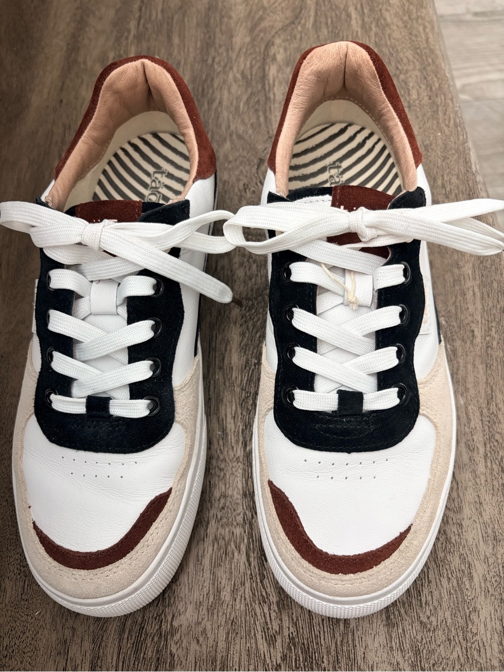 Taos Pop Soul Colorblock Suede and Leather Sneakers Size 8